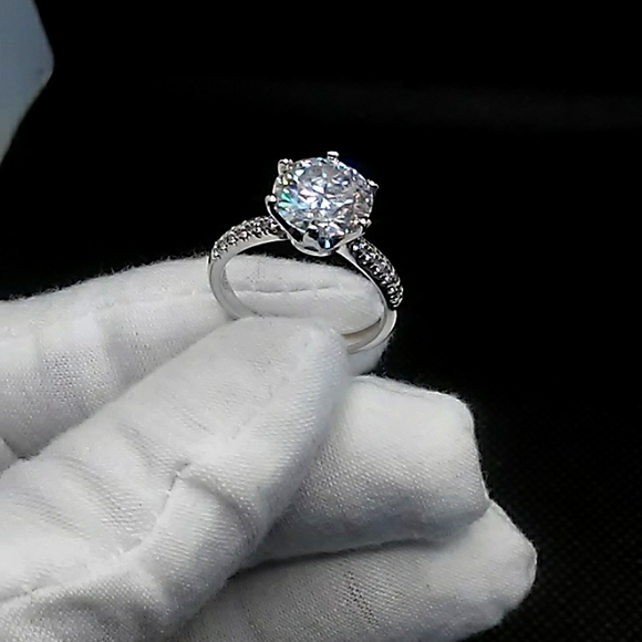 CERTIFIED 3ct Moissanite ring! - Picture 1 of 12